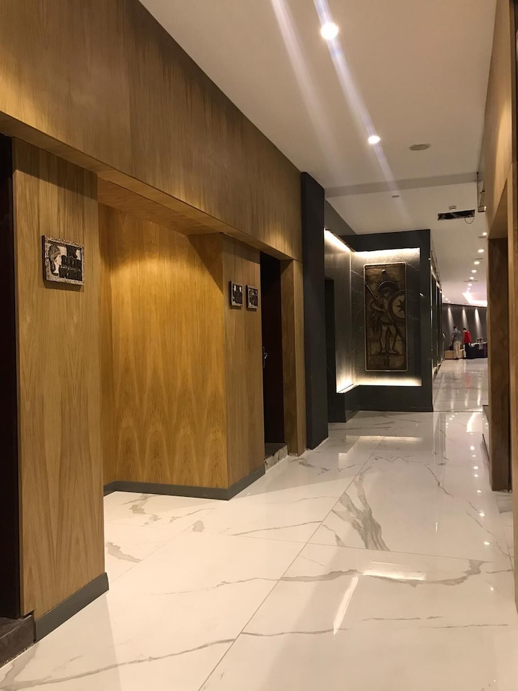 Akol Hotel 5/50