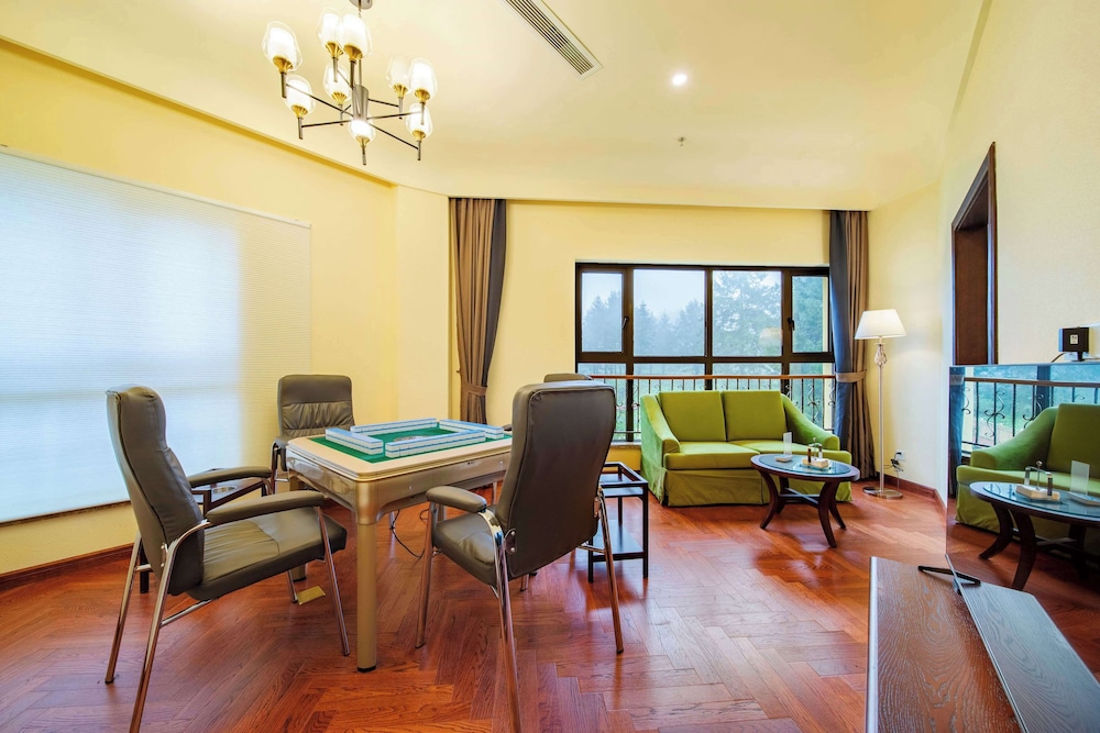 Howard Johnson by Wyndham Yaan Forest Resort 23/27