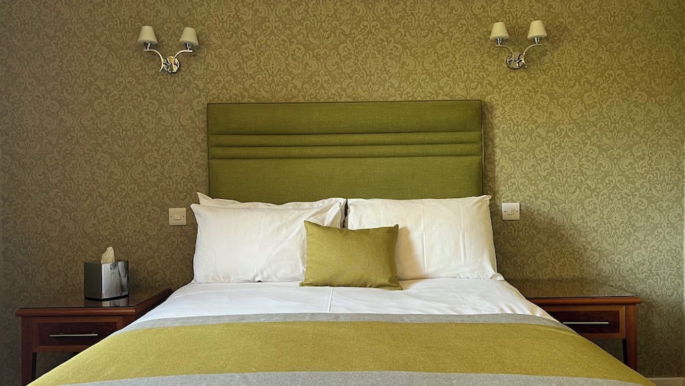 Laichmoray Hotel 44/63