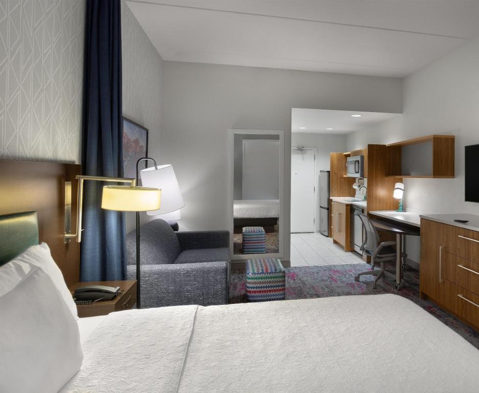Studio, King Bed, Sofa, Accessible, Home2 Suites By Hilton Greenville Airport 4/10