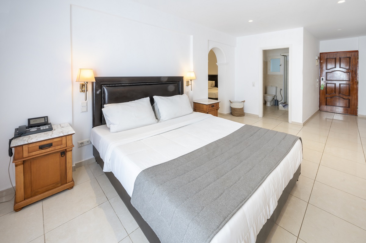 Room, Shared Pool