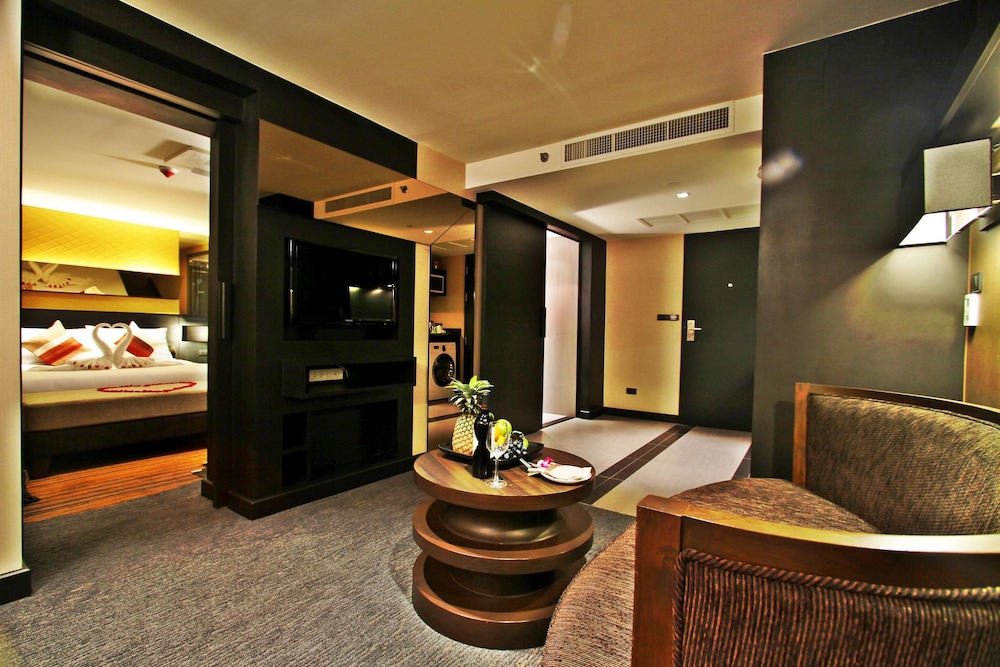 Golden Tulip Mandison Suites 44/59