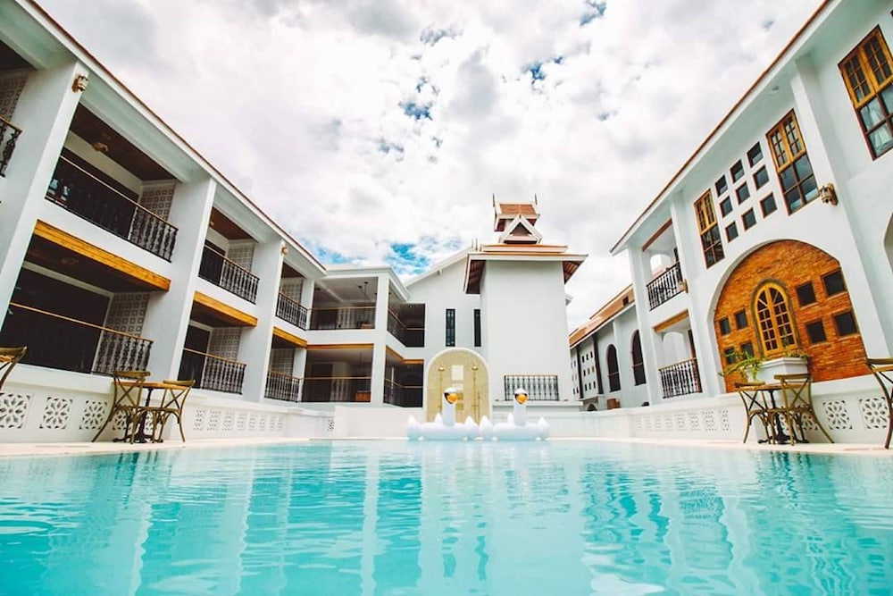 Lanna Oriental Hotel 7/50