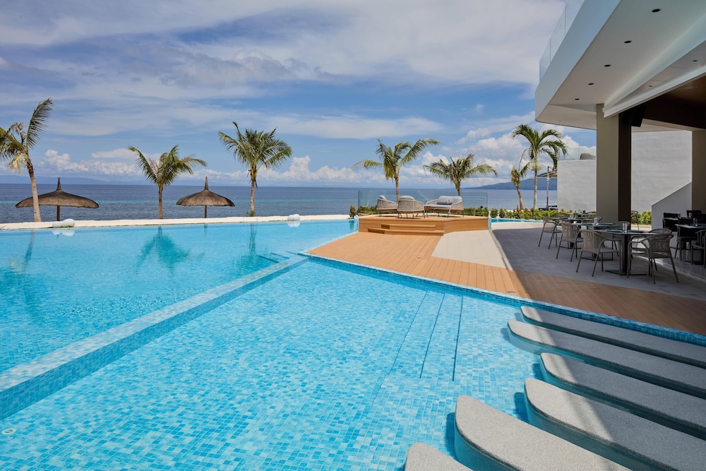 Lime Resort Bohol, a member of Radisson Individuals Premier 33/60