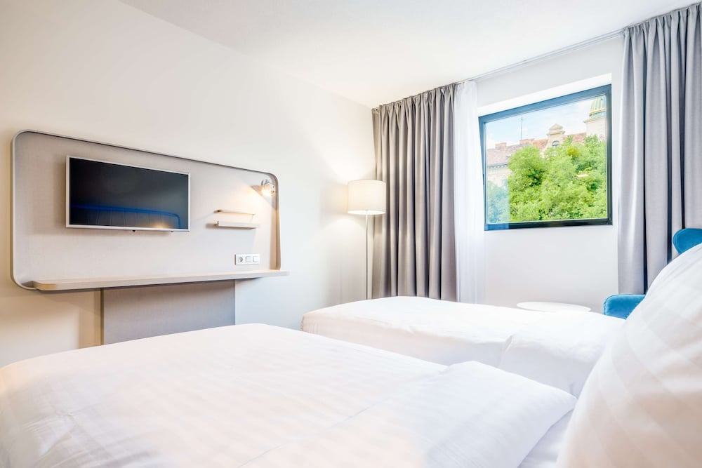 غرفة سوبيريور بسريرين منفصلين بإطلالة على النهر، Park Inn by Radisson Danube Bratislava 4/6
