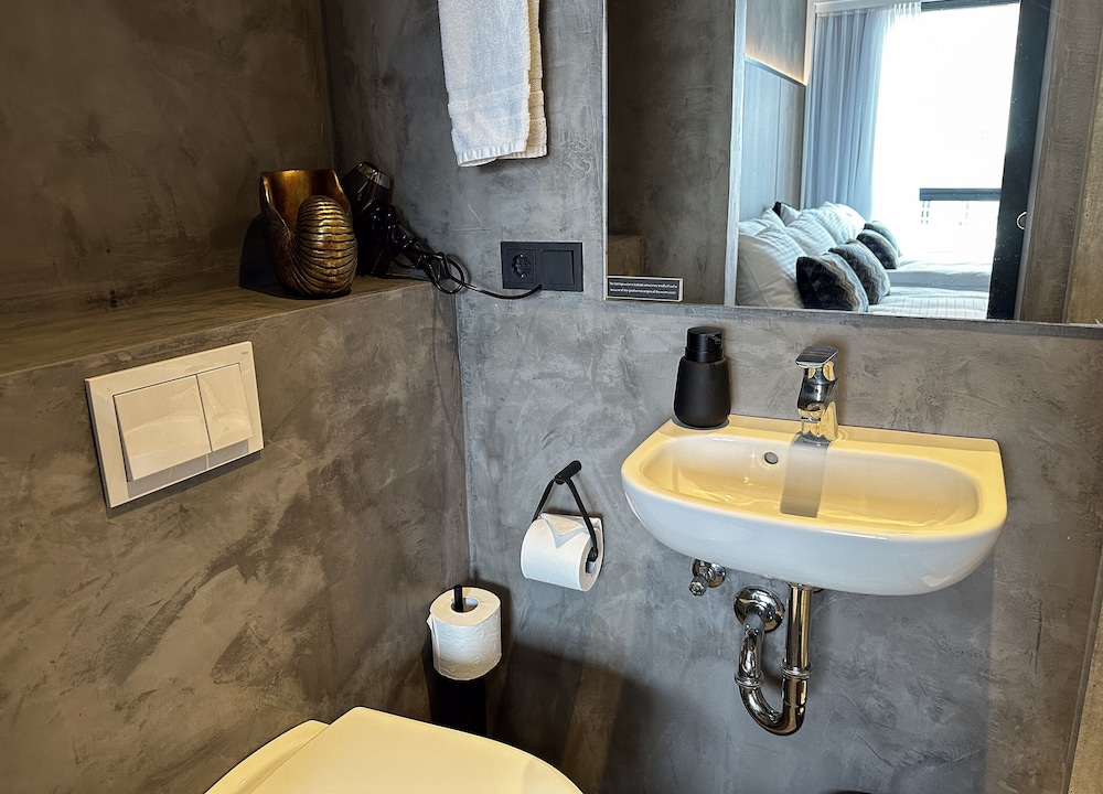 B14 Apartments & Rooms 42/45