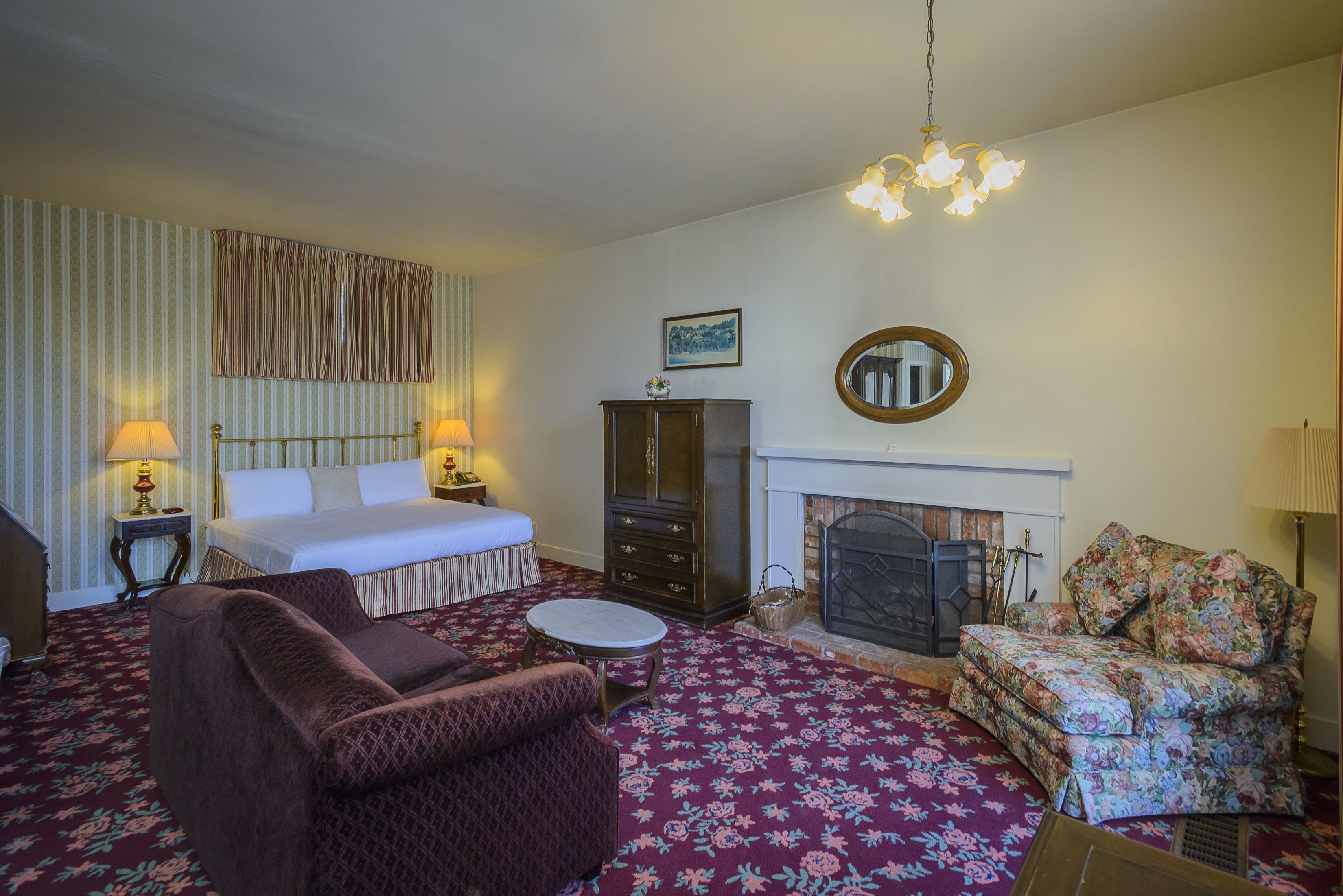 Hill House Inn 11/33
