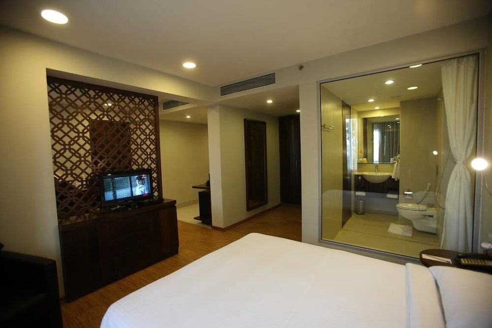 Keys Hotel Pimpri Pune 17/59