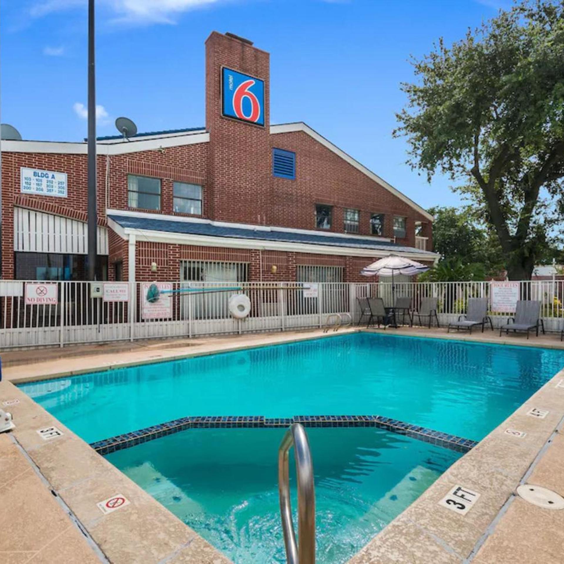 Studio6 Houston, TX - Brookhollow 32/34