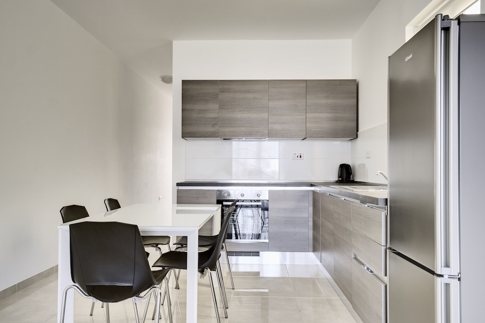 The Village Apartments 40/50