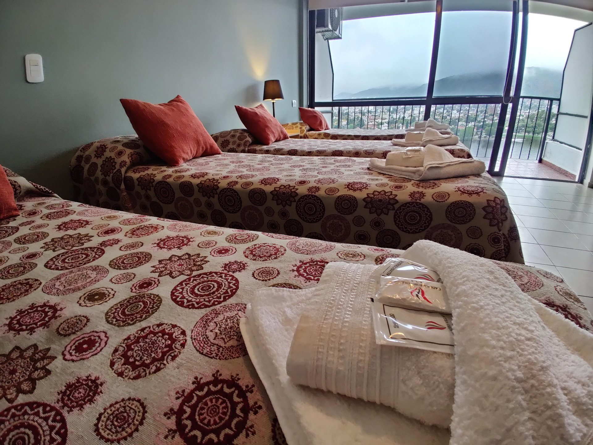 Hotel Distrito 9/34