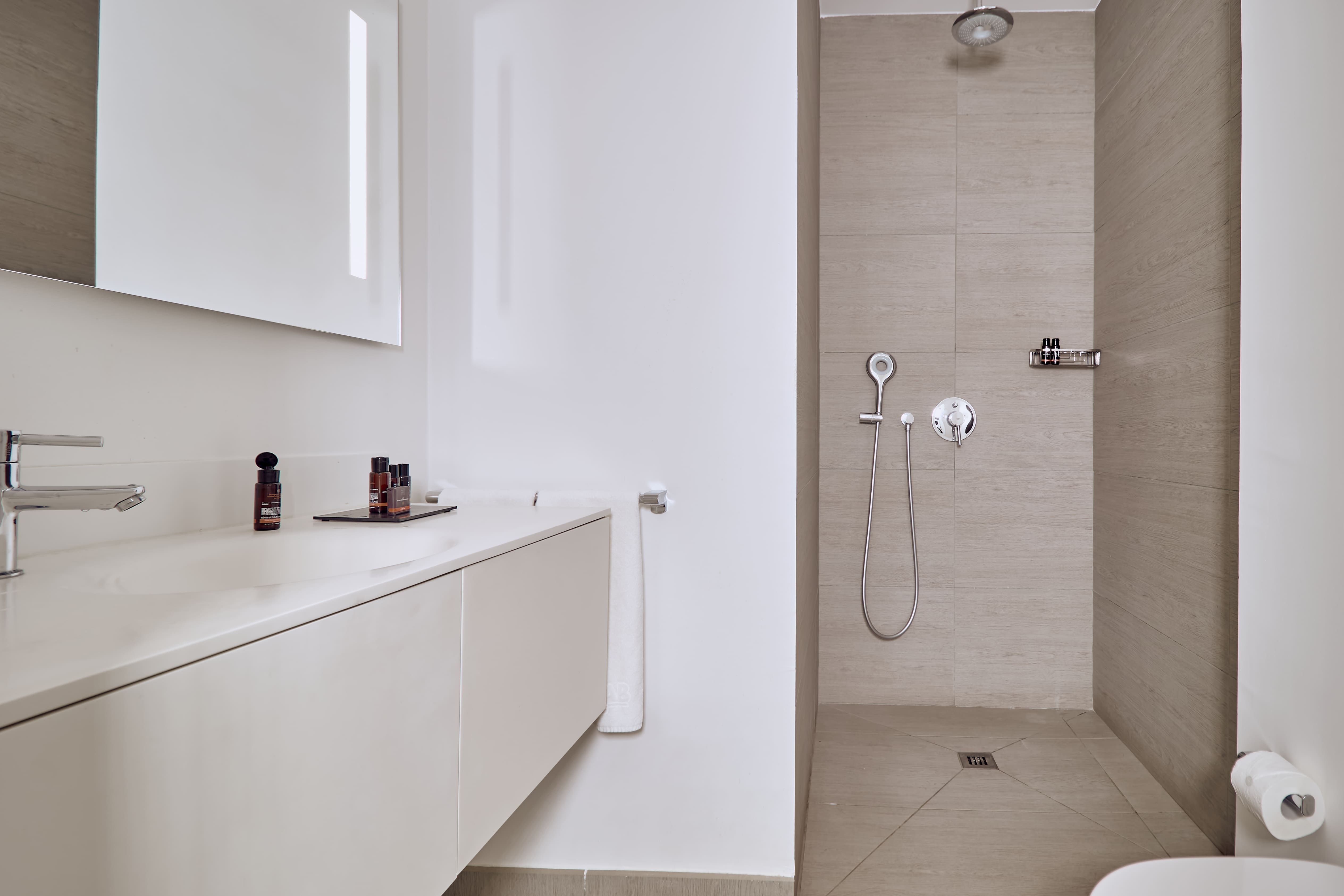 Serenity, 2 Bedrooms, Suite, Side Sea View, Private Pool