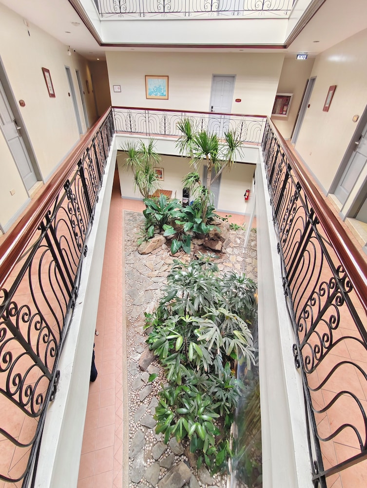Casa Leticia Business Inn 12/57