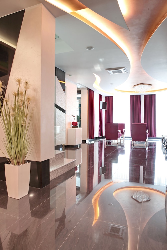 NOVA CITY HOTEL SIGNATURE COLLECTION 38/50