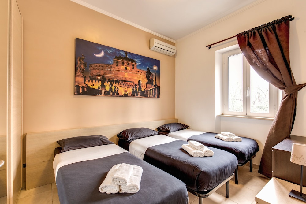 Aurelia Vatican Apartments 23/66