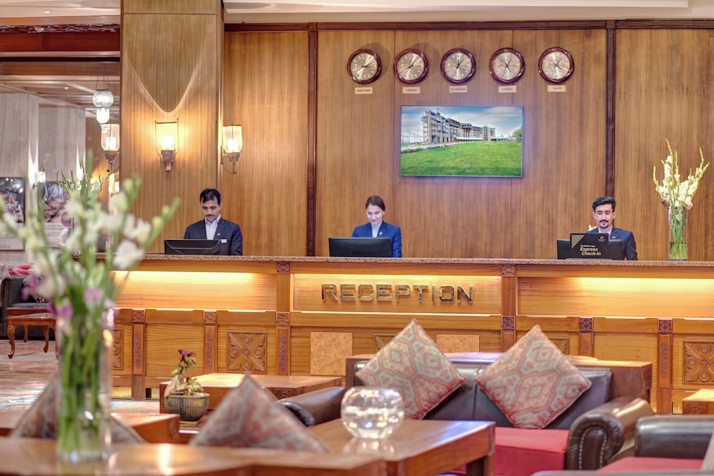 Pearl Continental Malam Jabba 5/50