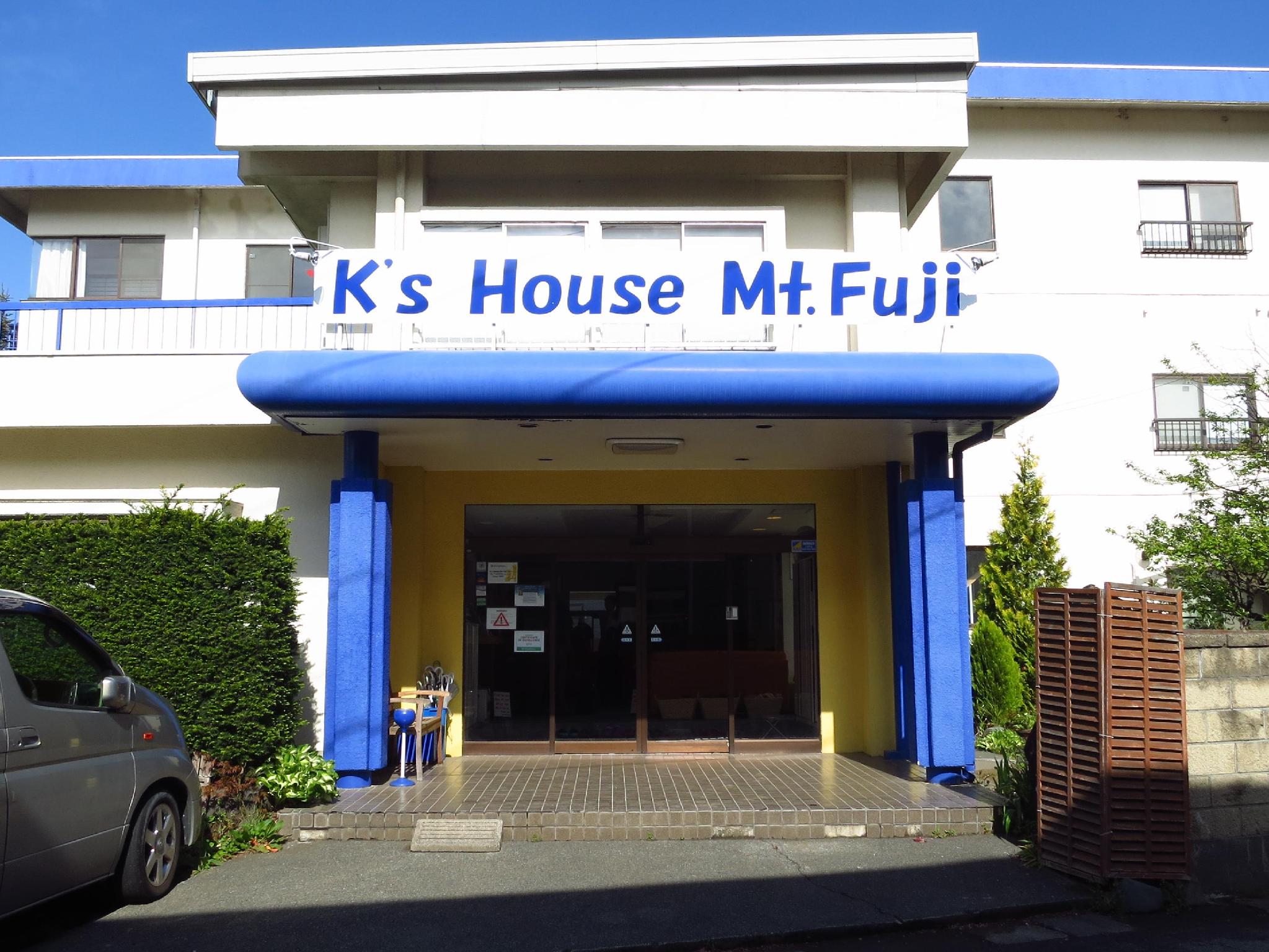FEMALE DORM, FEMALE ONLY, DOUBLE BED