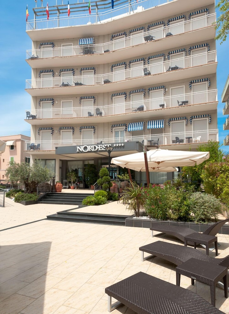 Hotel Nord Est 9/66