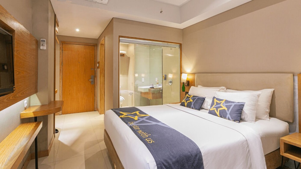 Yellow Star Ambarukmo Hotel 17/42