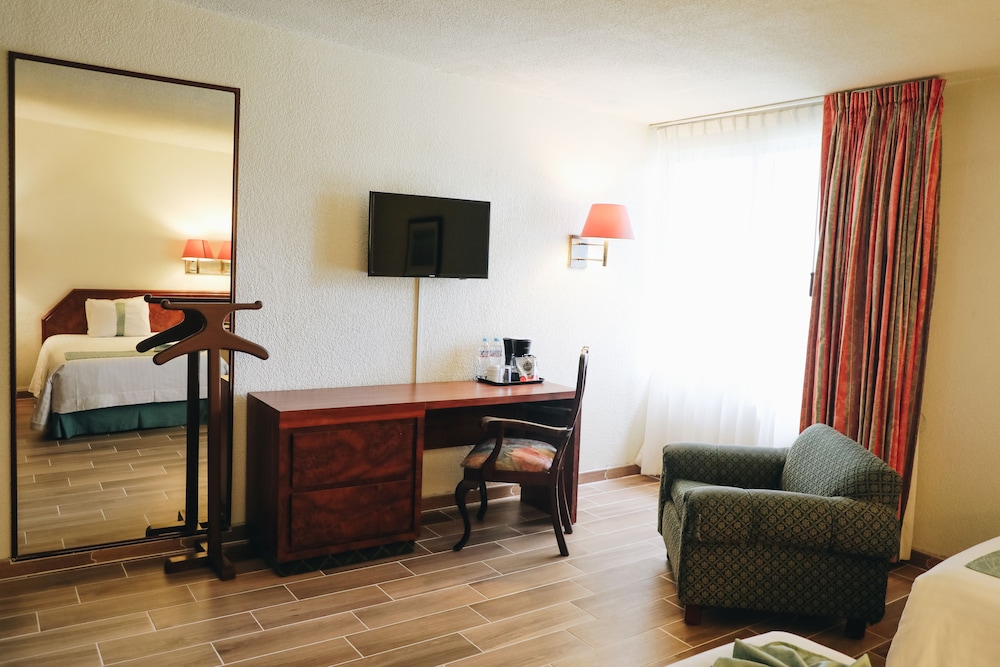 Hotel La Joya 44/62