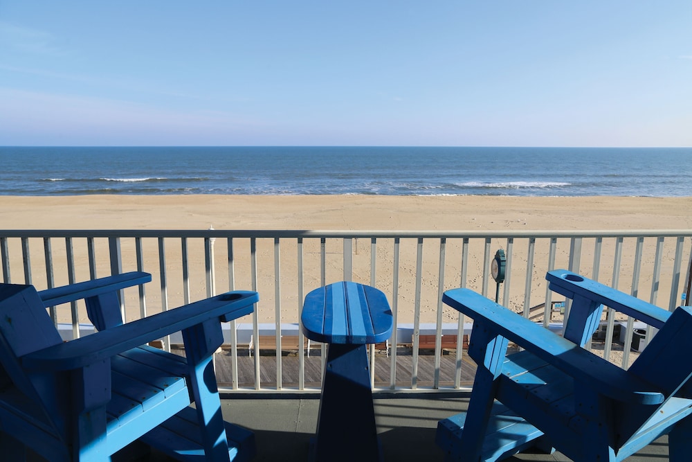 Flagship Oceanfront 34/39