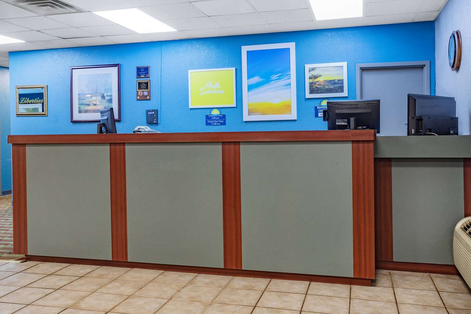 Days Inn By Wyndham Cambridge 9/41