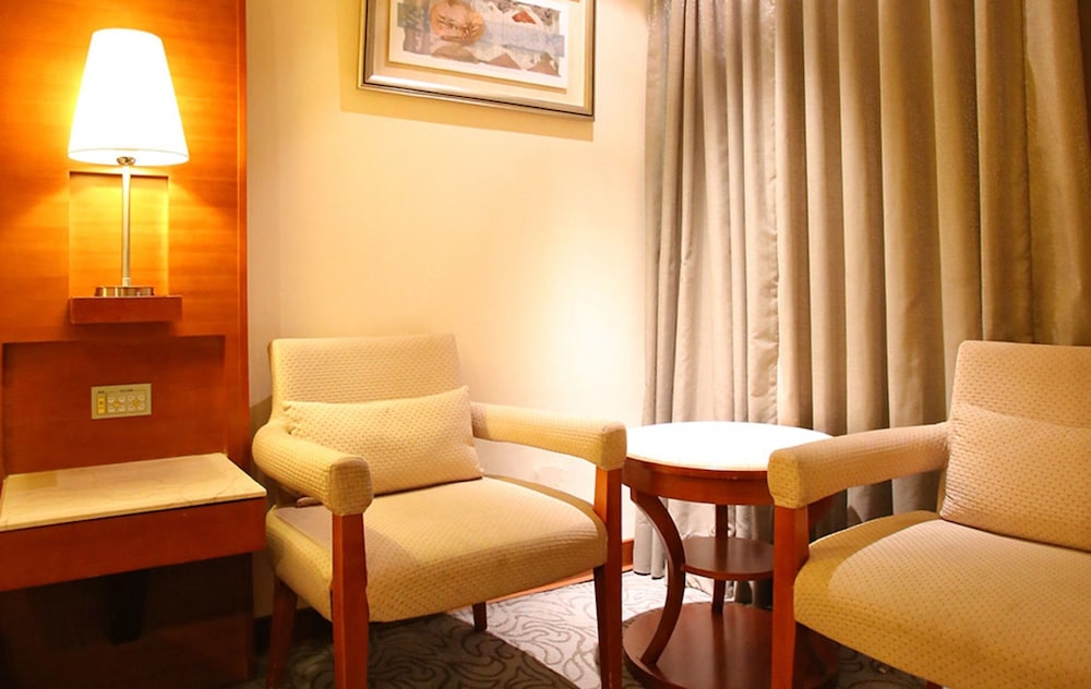 Elegance Hotel Taipei 40/44