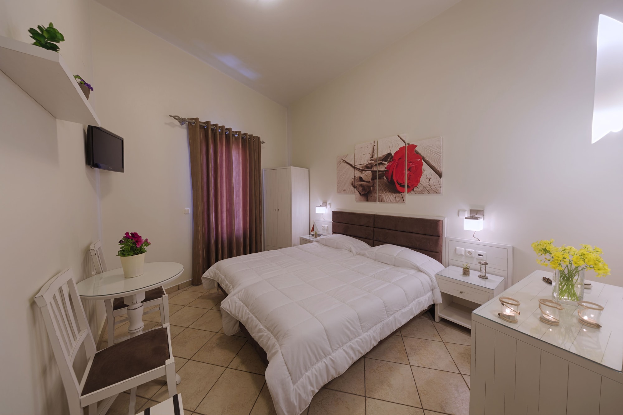 ROOM, TWIN BEDS, BALCONY