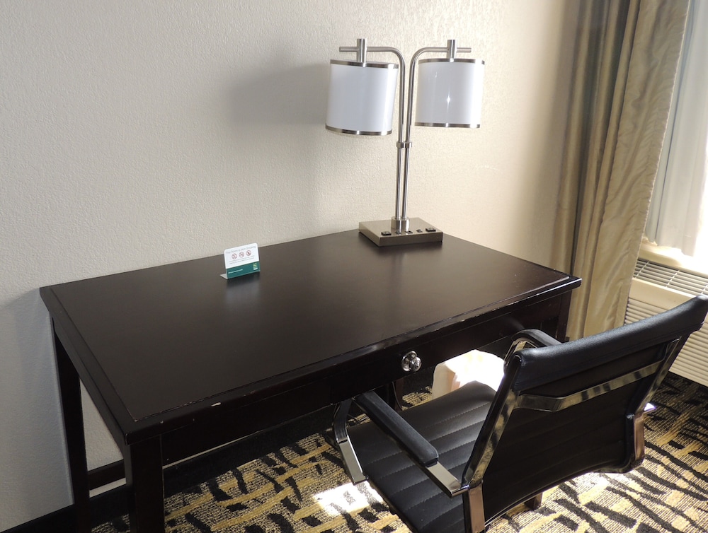 Quality Inn Rochester West 32/32