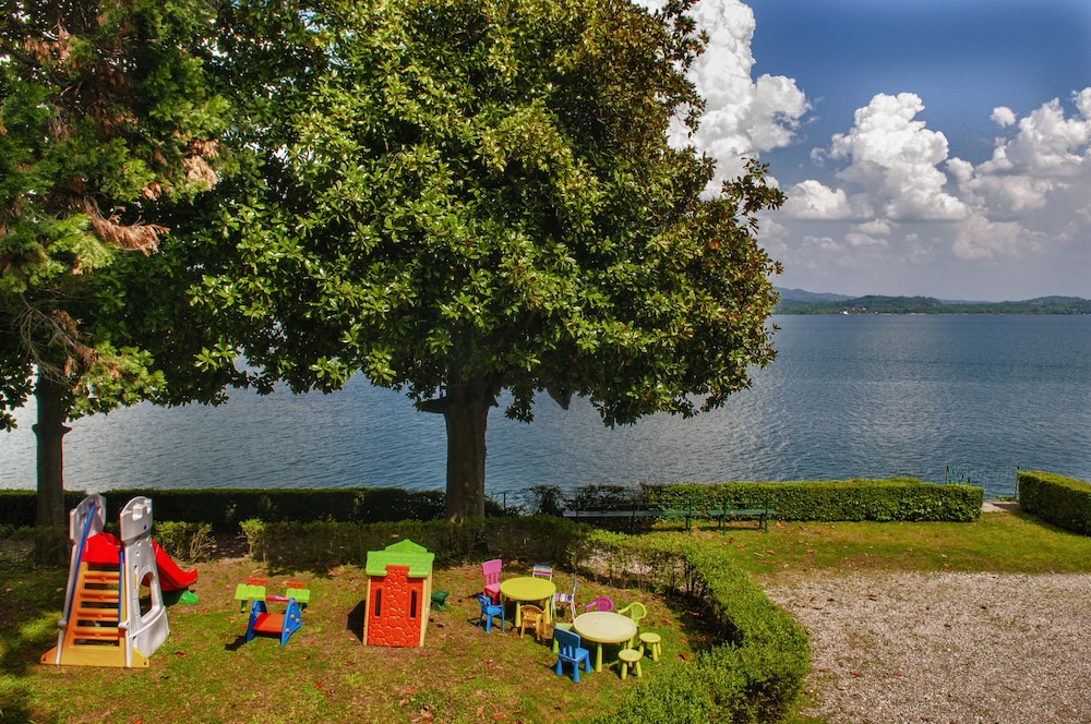 Relais Casali Della Cisterna 37/47
