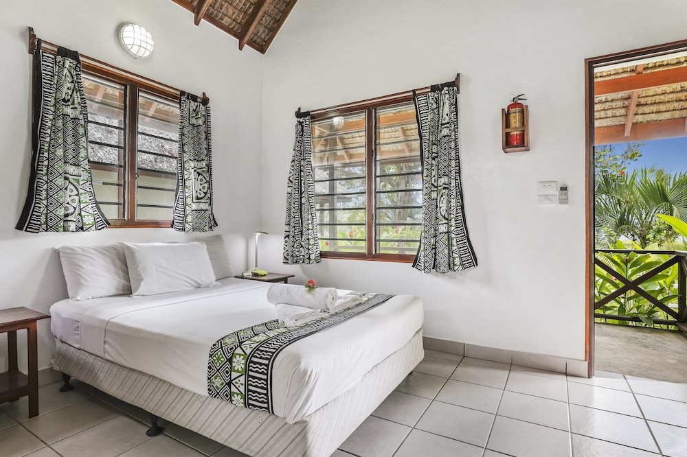 Beachfront Resort 14/50