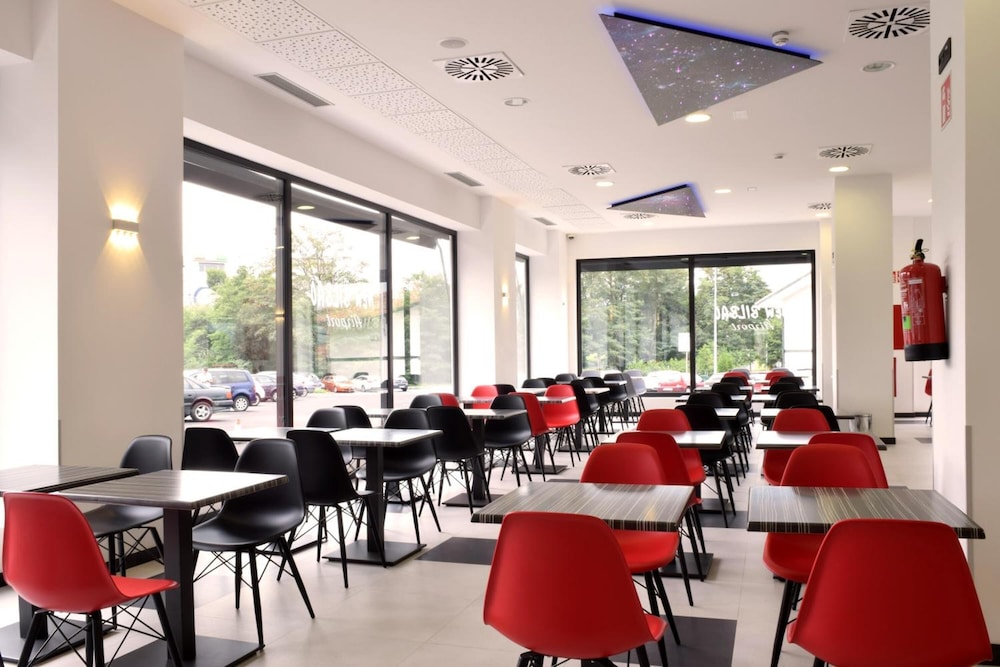 Hotel New Bilbao Airport 24/35