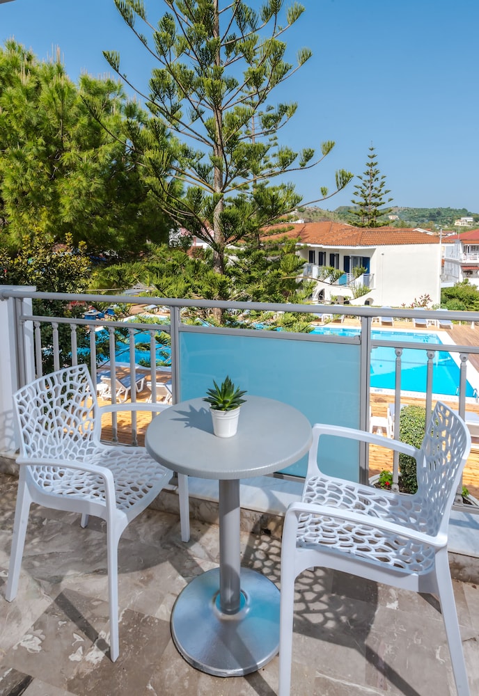Contessa Hotel 85/105
