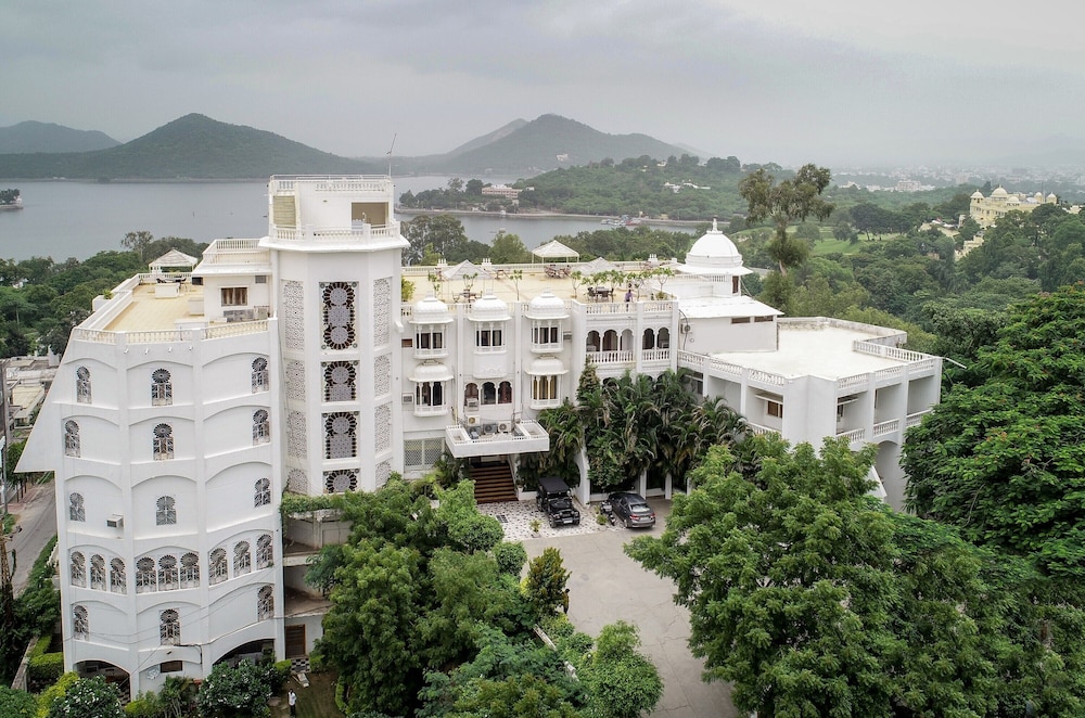 Hotel Hilltop Palace 2/29