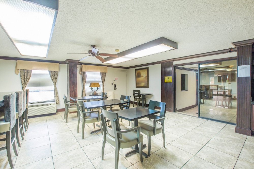 Hotel Baton Rouge Mid City 40/55