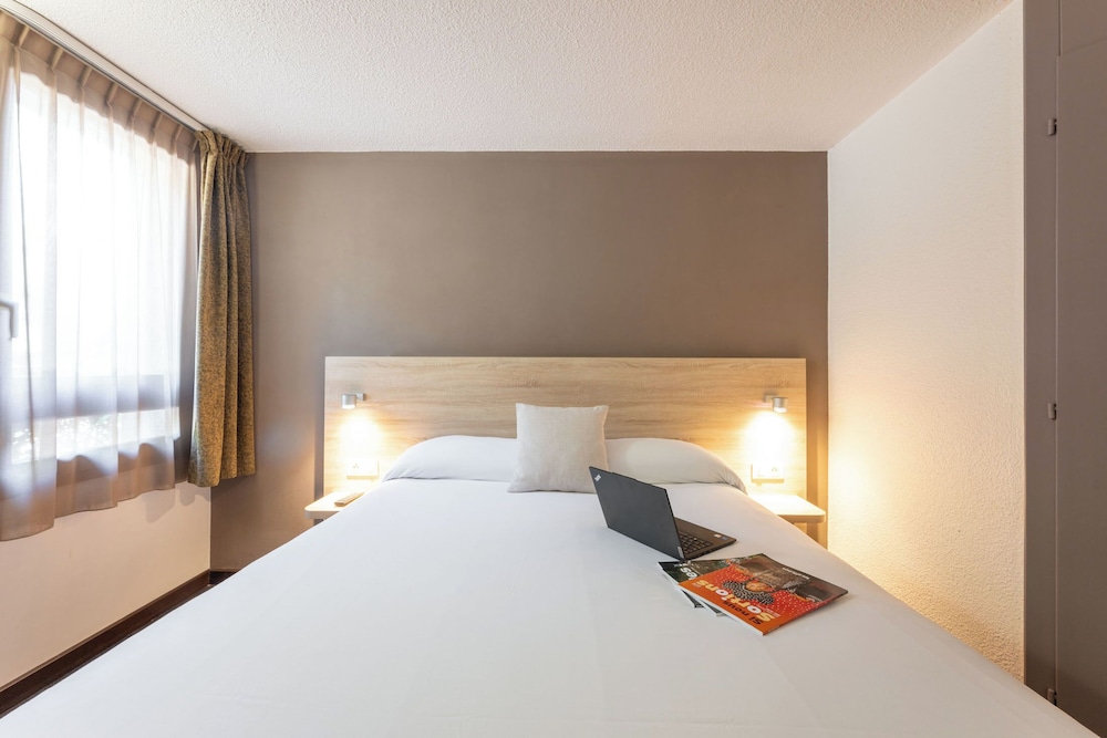 Hotel La Cle Des Champs 6/41