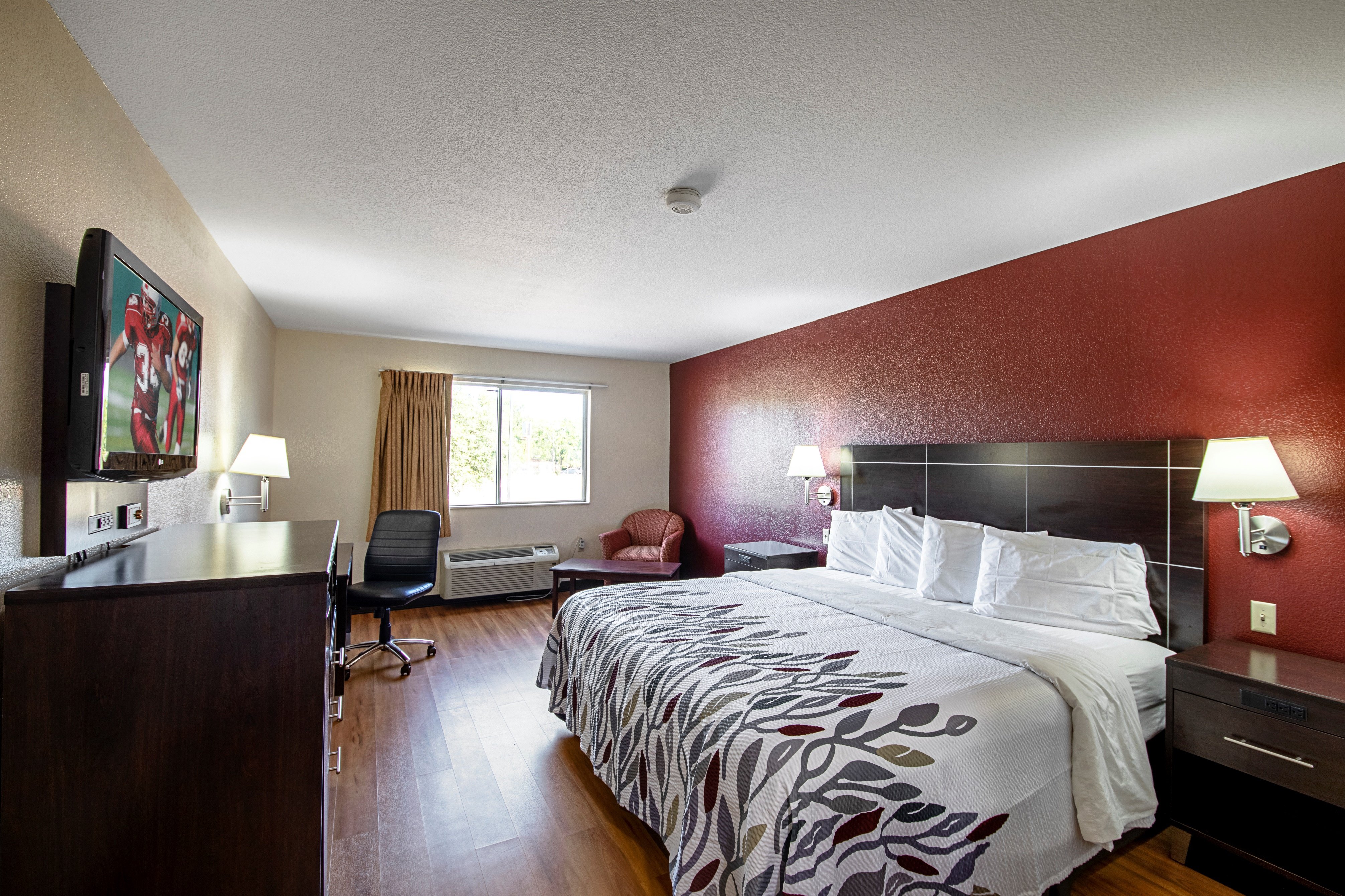 غرفة سوبيريور بسرير كينج، Red Roof Inn San Marcos 2/5