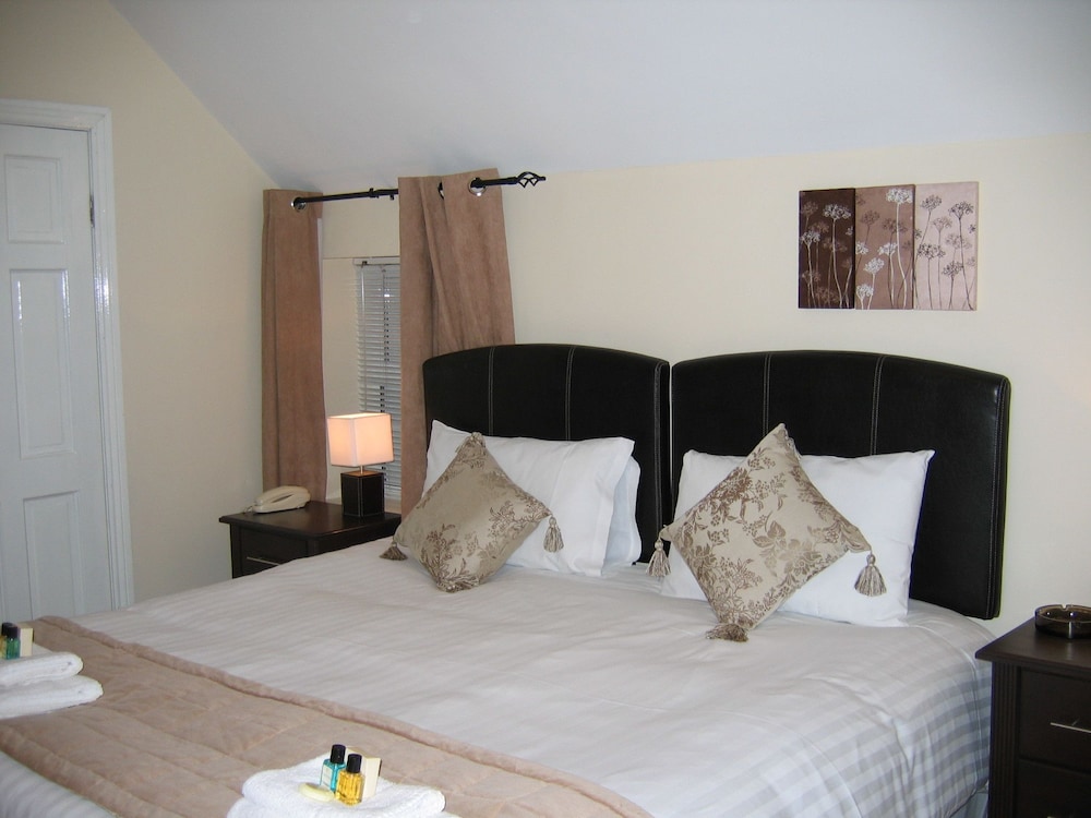 Russell Court 20/50
