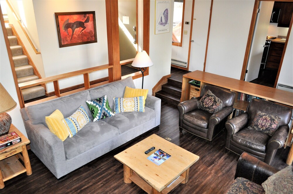 Tennis Townhome 2 Bed 2 5 Bath 30/50