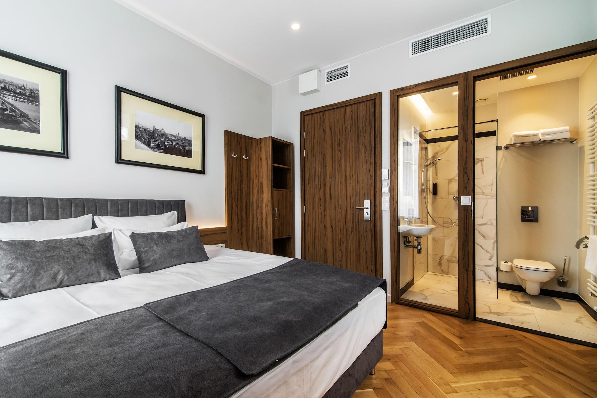 Deluxe, Twin Beds