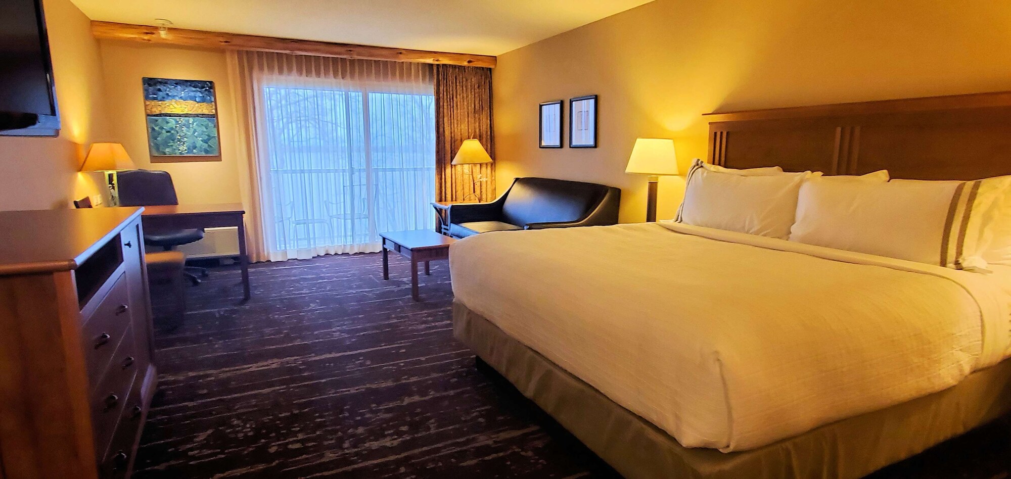 Standard, King Bed, Lake Side, Balcony