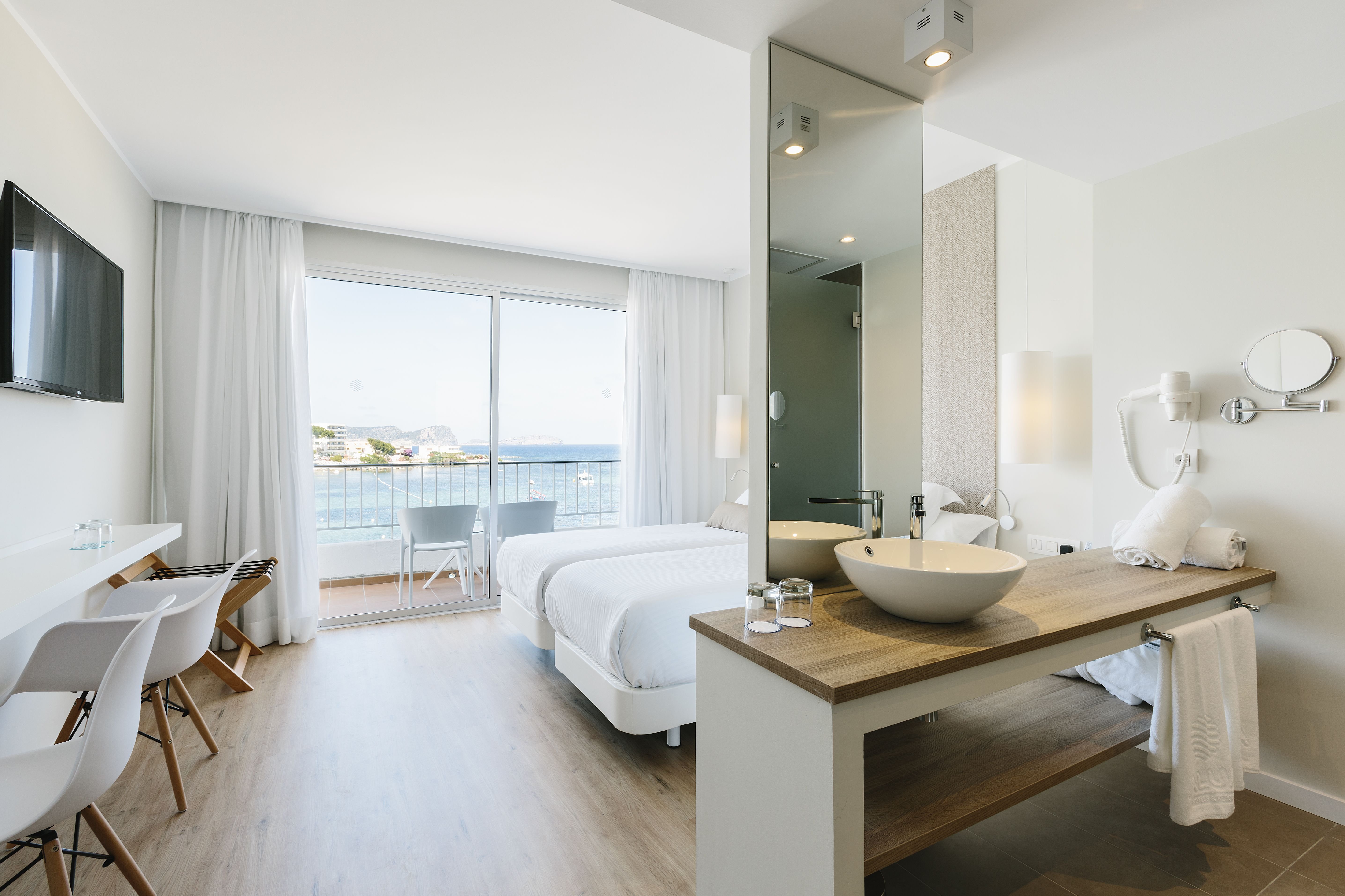 Superior, Double Bed, Sea Front