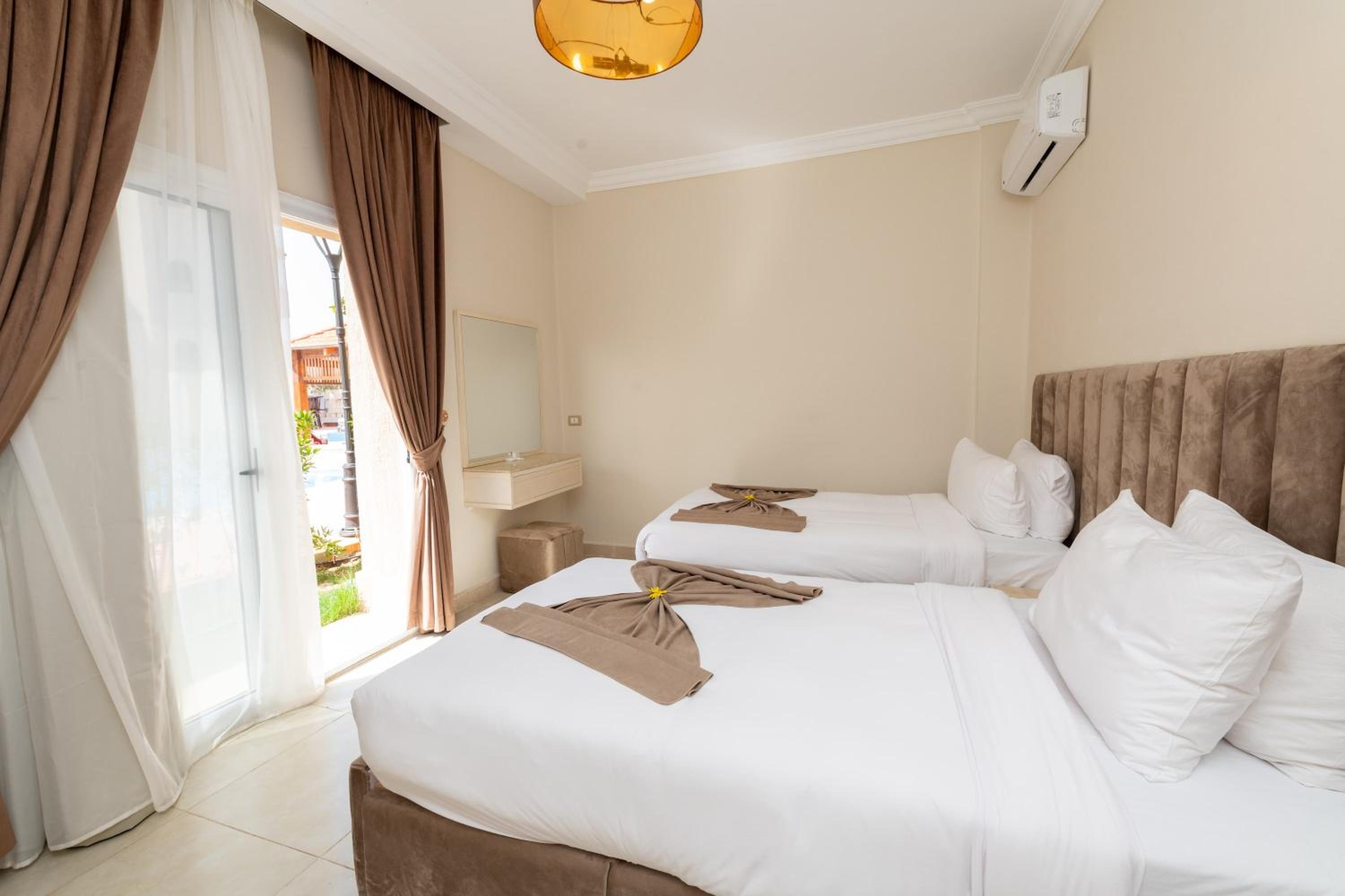 1 Bedroom, Aqua, Pool, Suite