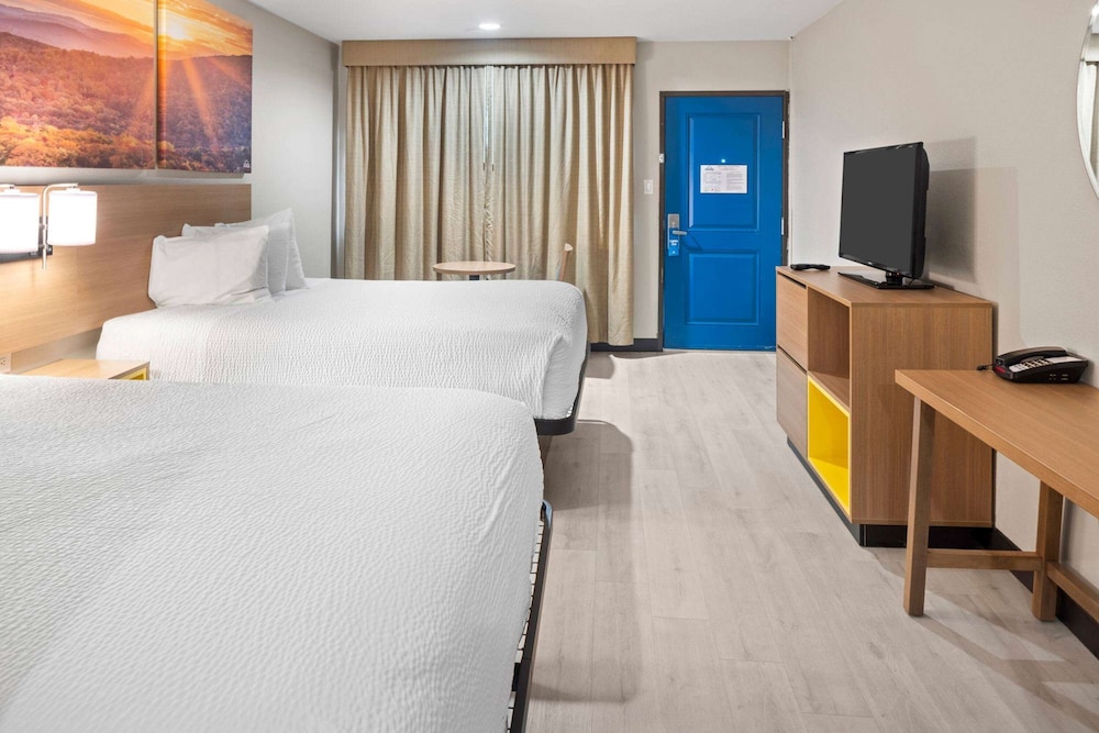 Days Inn by Wyndham San Diego-East/El Cajon 19/56