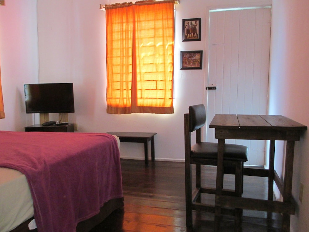Kingsworth Hostel 34/42