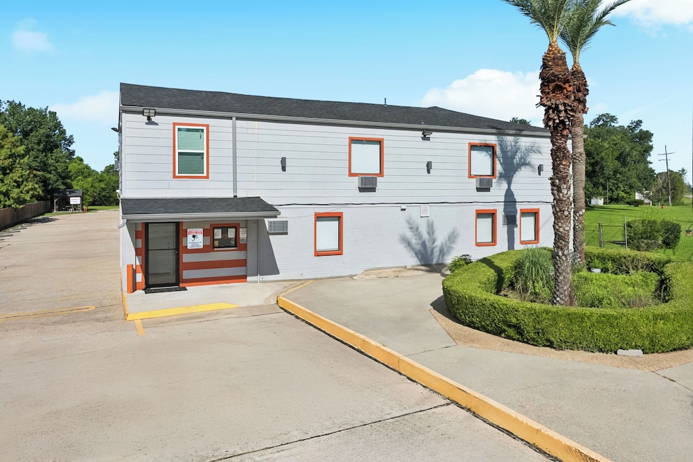 LaPlace Motel 29/30