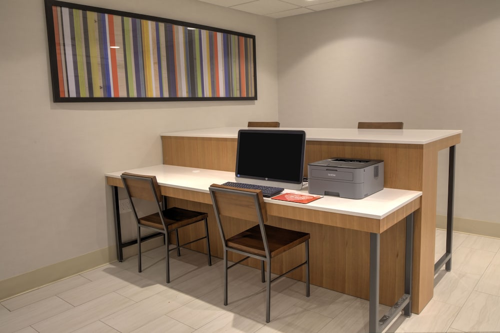 HOLIDAY INN EXPRESS ROCHELLE 62/71