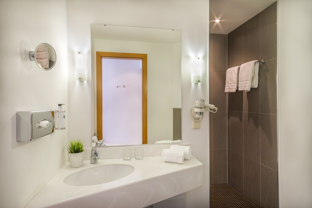 B&B HOTEL Krefeld-Sud 43/47