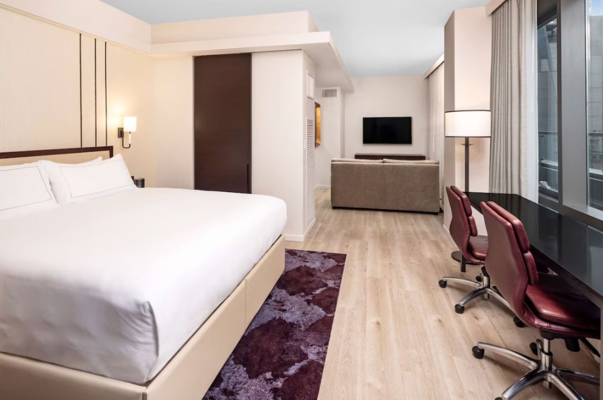 1 BEDROOM, PENTHOUSE, SUITE, KING BED, SOFA