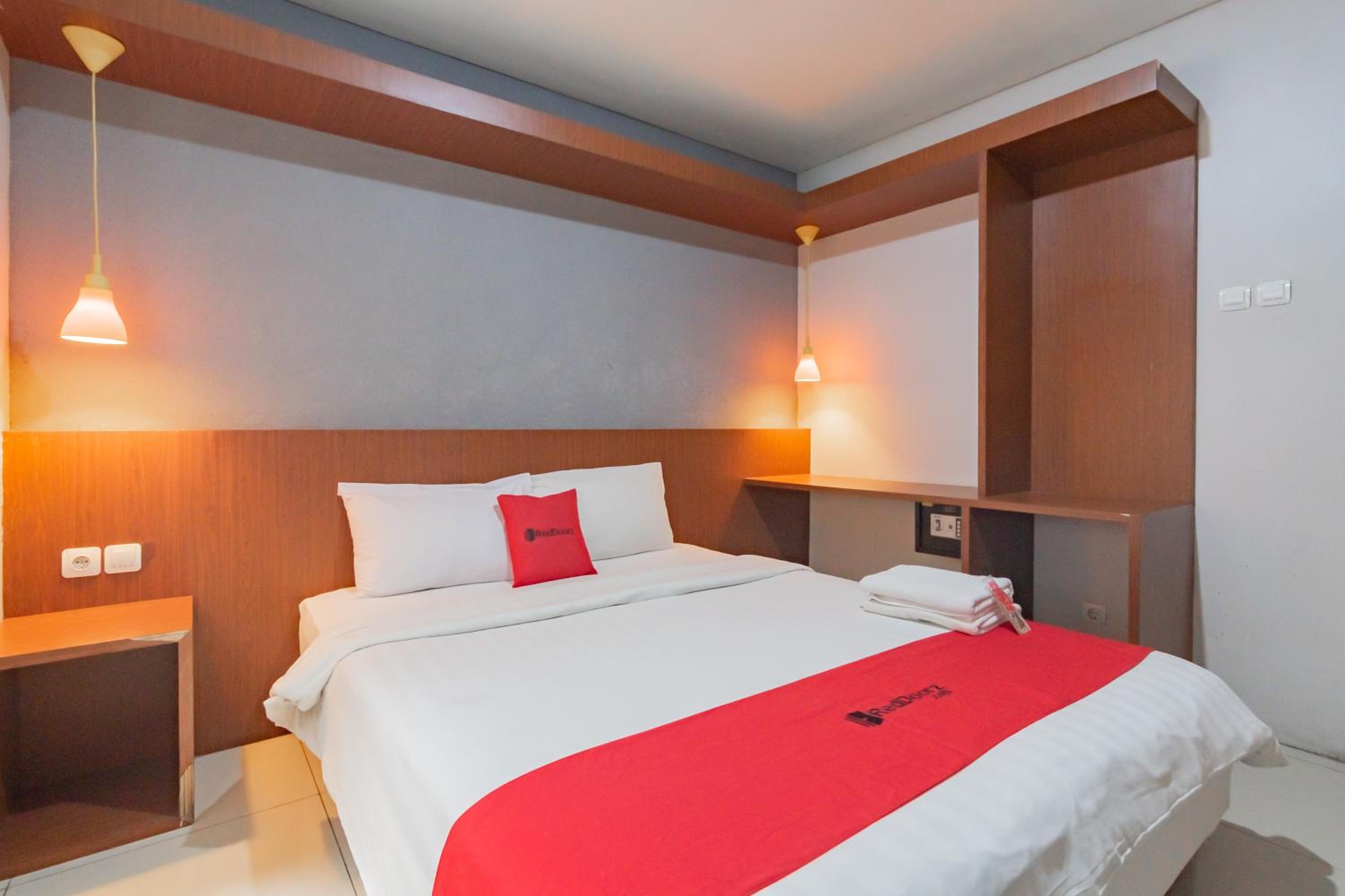 غرفة ديلوكس، RedDoorz @ Dago Pojok 3 7/10